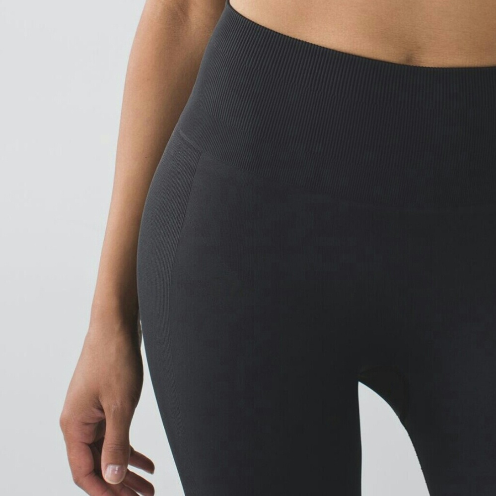 Lululemon Zone In Crop In Black - Picture 3 of 11